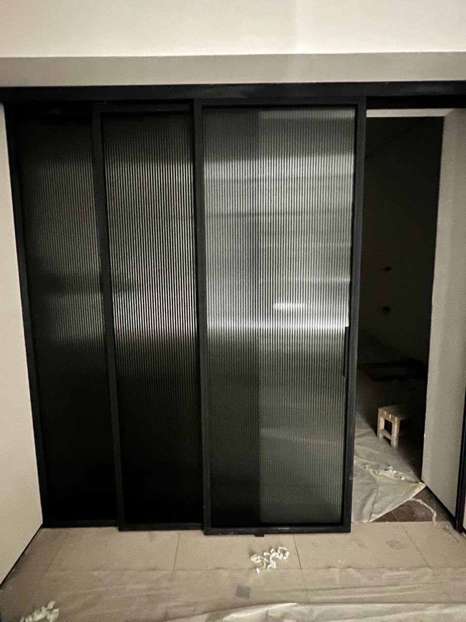 Triple sliding door