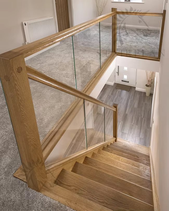 Glass panel staircase