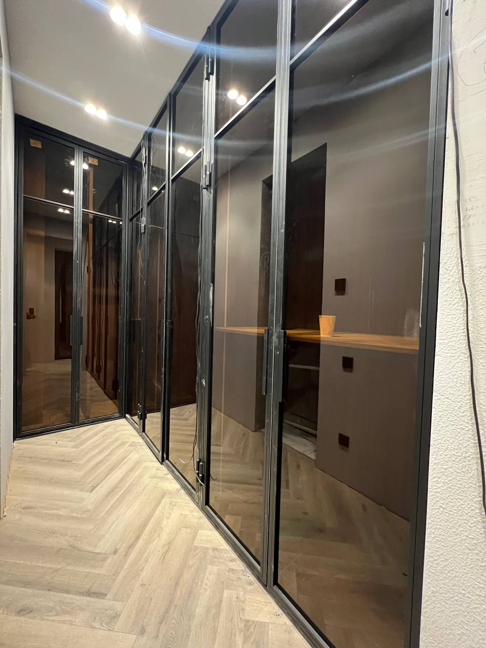 Glass partition