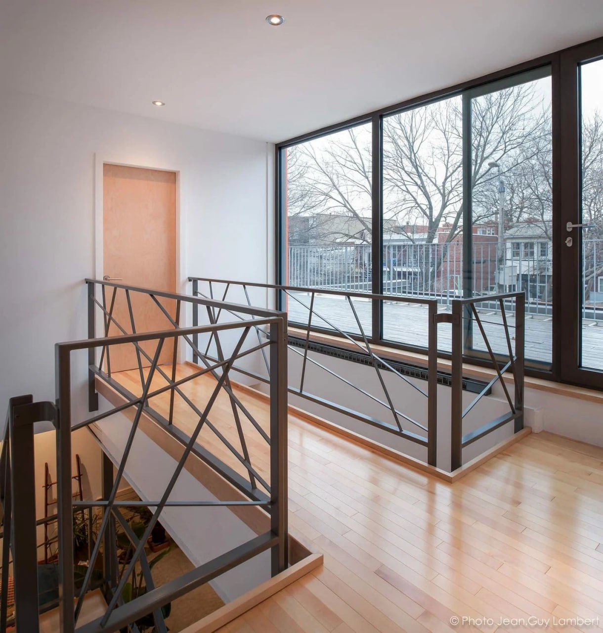 Geometric metal railing